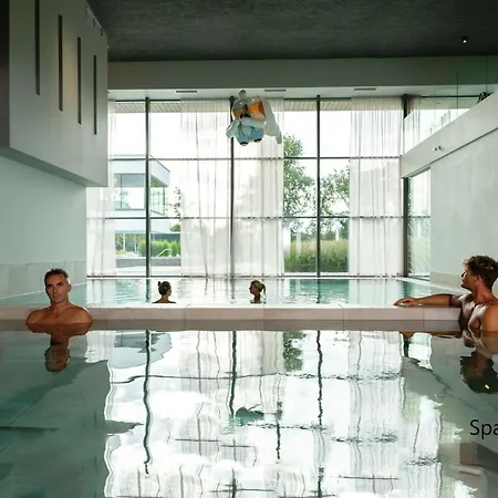 Stalen Boshuis By Droomvilla בית נופש אוסטרהוט