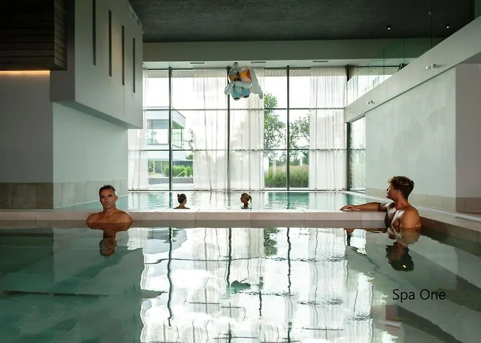 Stalen Boshuis By Droomvilla Nyaraló Oosterhout