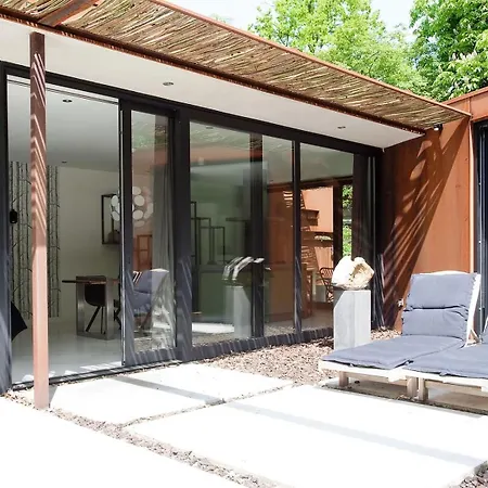 Stalen Boshuis By Droomvilla Дом отдыха