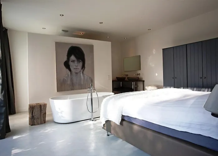 Stalen Boshuis By Droomvilla *