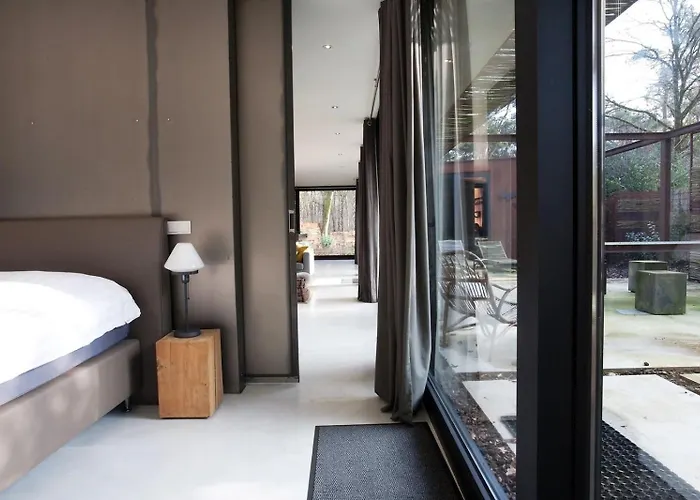 Stalen Boshuis By Droomvilla Дом отдыха